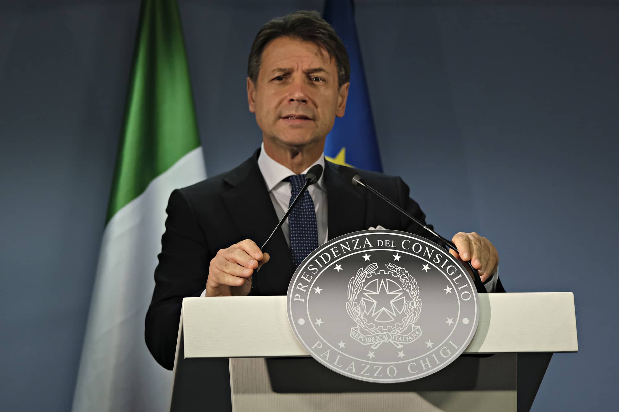 Salario minimo Giuseppe Conte: c'è l'ok, ma sparisce la retribuzione minima di almeno 9 euro lordi l'ora