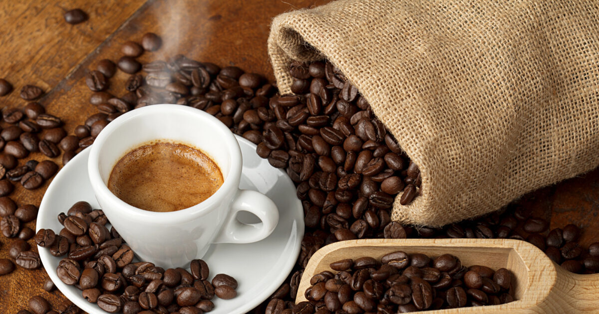 Caffè e longevità, nuovi studi: i benefici dipendono dall’ora in cui si beve